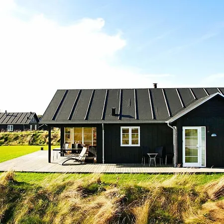Nine-bedroom Holiday In Rynkeby Nysted